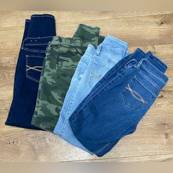 Bundle of 4 Abercrombie kids (girl) jeans size 13/14 - Picture 1 of 3